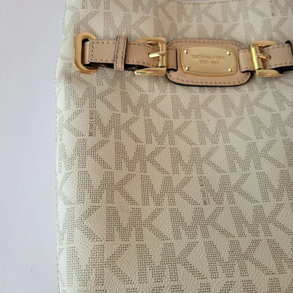 Michael Kors Messenger crossbody bag MK monogram cream/tan